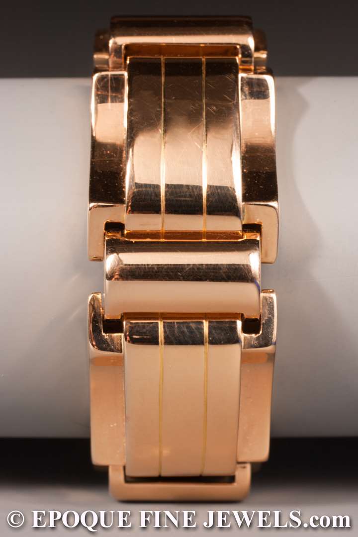 A stylish Retro gold tank bracelet,
